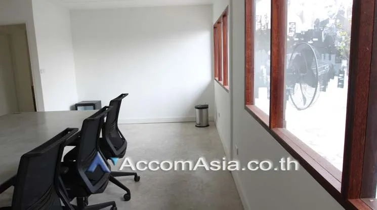 unit Studio  Office space For Rent in Sukhumvit, Bangkok  near BTS Thong Lo (AA17755)